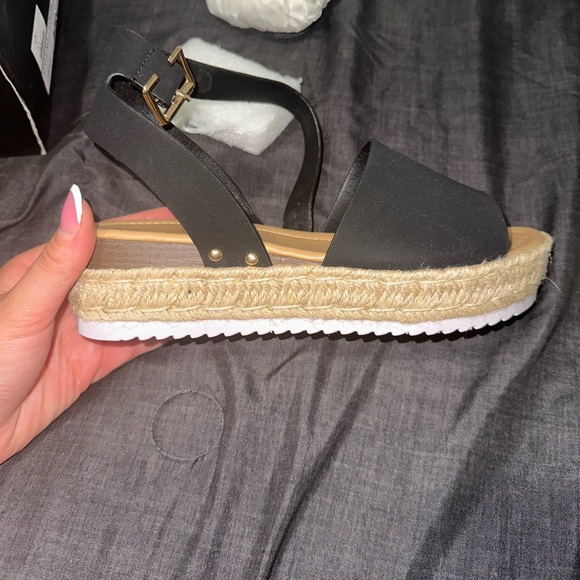 Shoes - Wedged Sandals